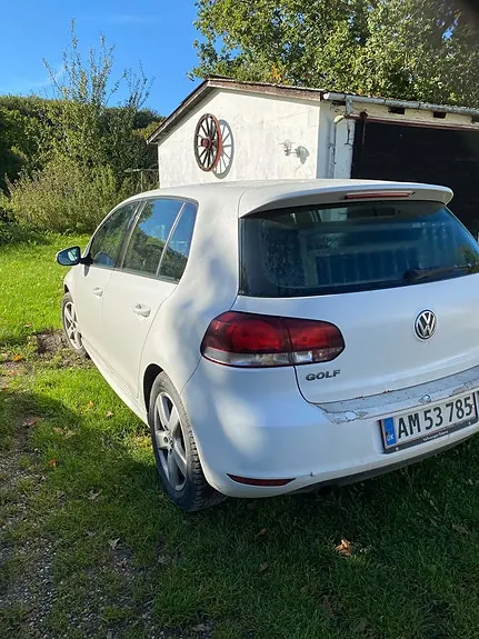 Volkswagen Golf 2011 photo 2