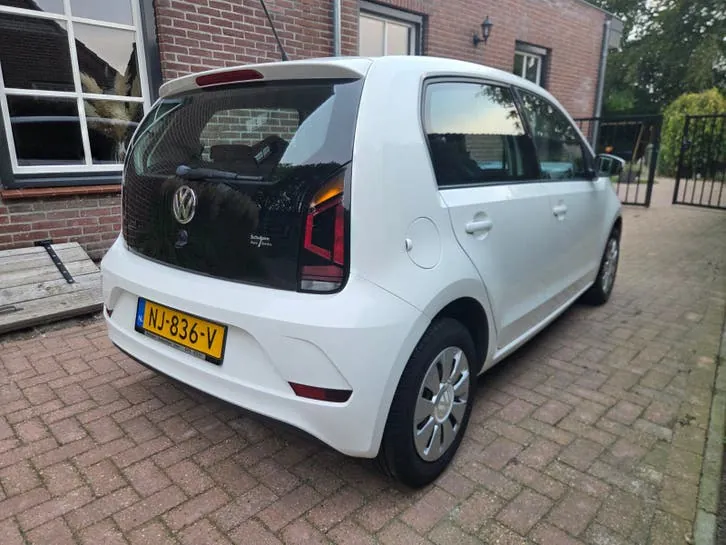 Volkswagen Up 2017 photo 2