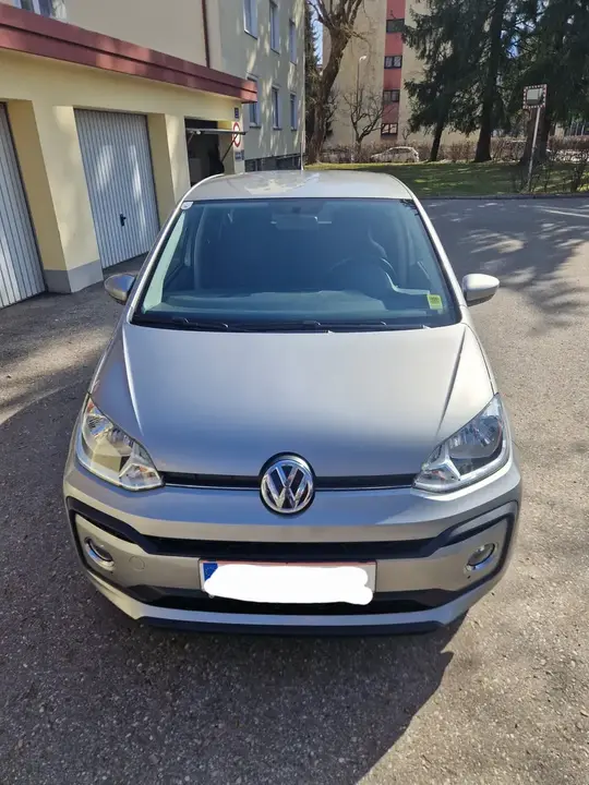 Volkswagen Up 2018 photo 2