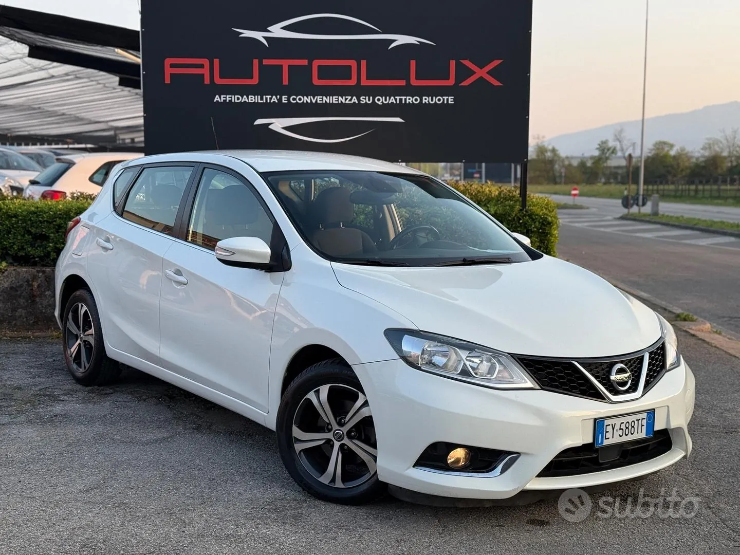 Nissan Pulsar 2015 photo 2