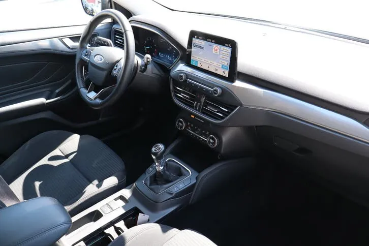 Ford Focus 2019 photo 2