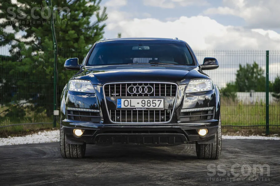 Audi Q7 2011 photo 2