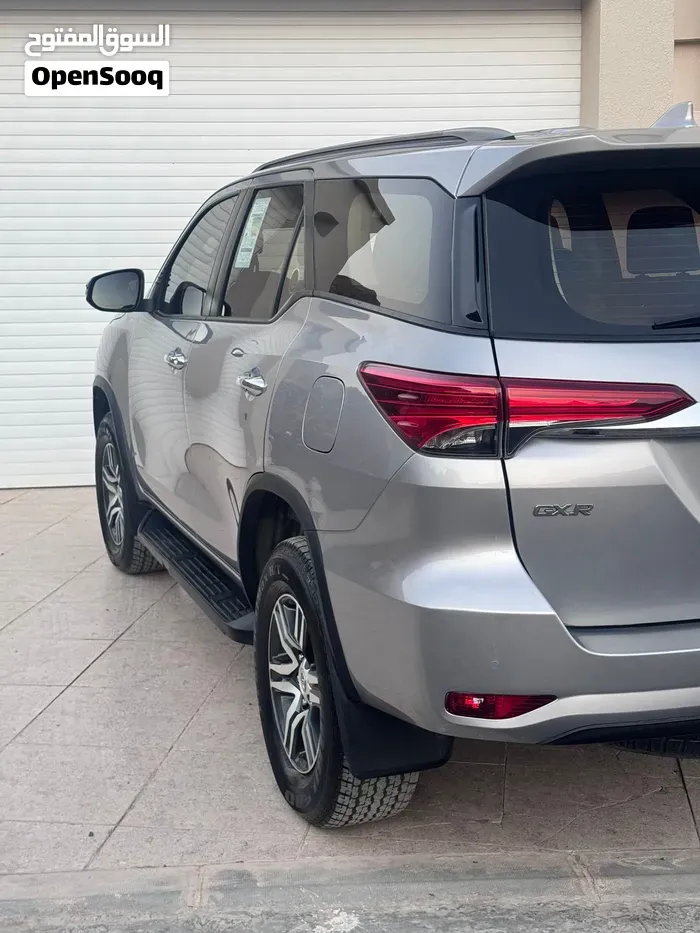 Toyota Fortuner 2023 photo 3