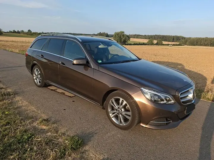 Mercedes-Benz 220