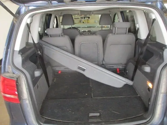 Volkswagen Touran 2011 photo 5