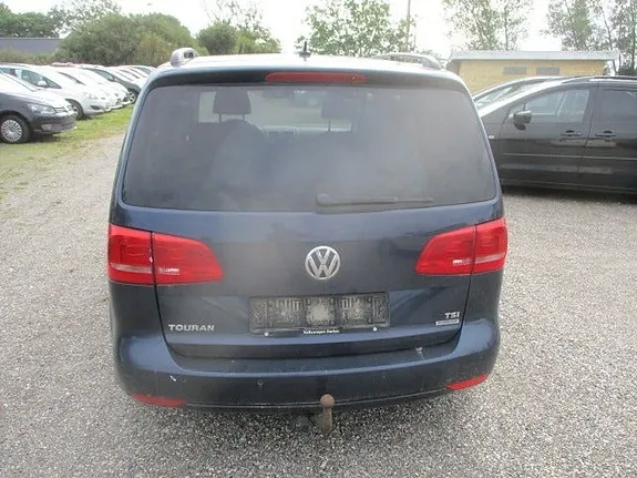 Volkswagen Touran 2011 photo 4