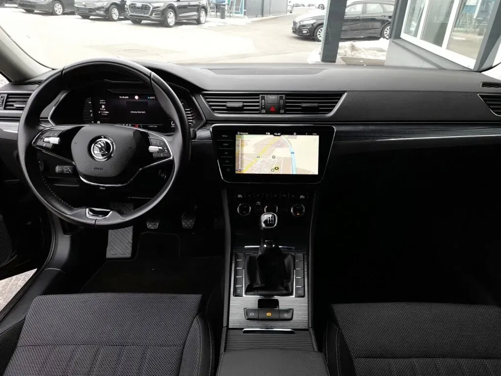 Skoda Superb 2022 photo 3