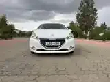Peugeot 208 2012 photo 3