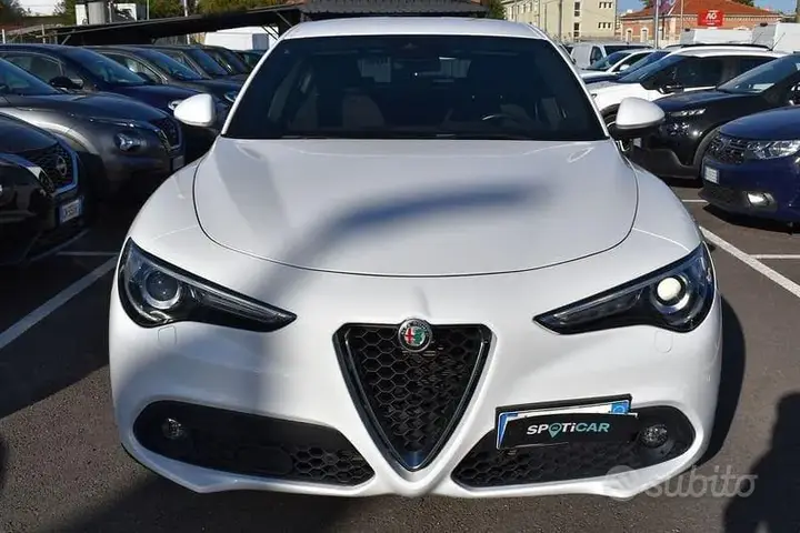 Alfa Romeo Stelvio 2022 photo 2