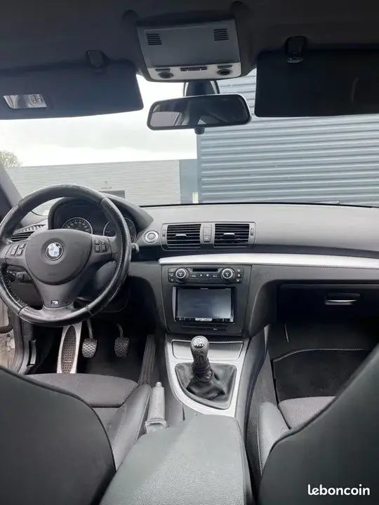 BMW 1 Series 2010 photo 3