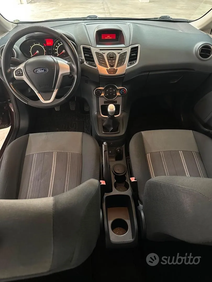Ford Fiesta 2010 photo 5