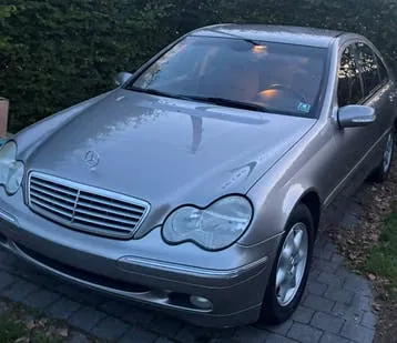 Mercedes-Benz Série 200