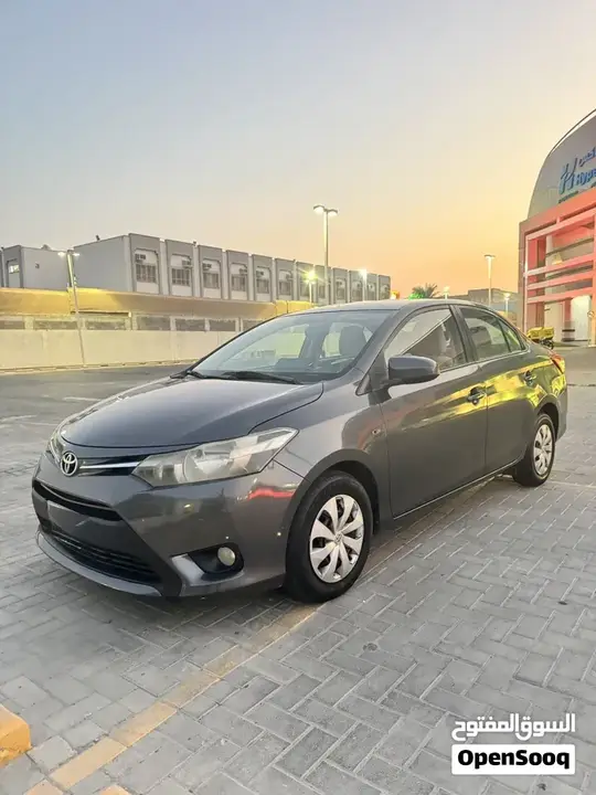 Toyota Yaris 2015 photo 2