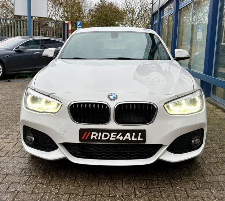 BMW 1 Series 2016 photo 2