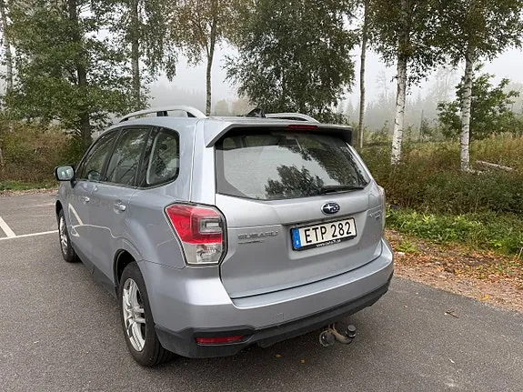 Subaru Forester 2018 photo 2