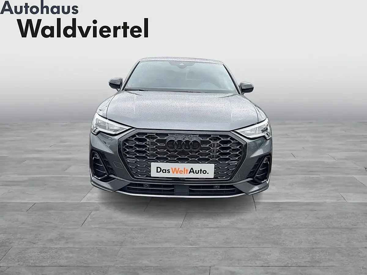 Audi Q3 2024 photo 2