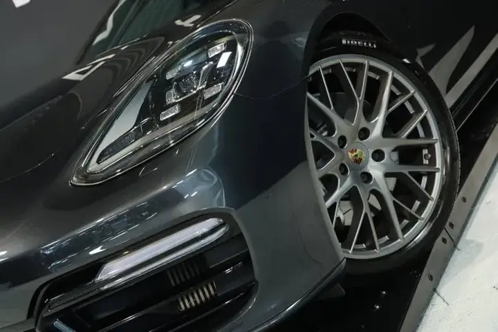 Porsche Panamera 2018 photo 2