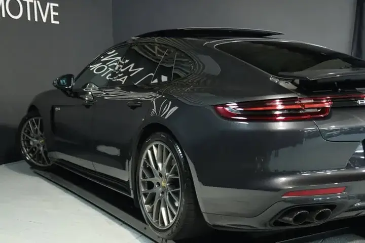 Porsche Panamera 2018 photo 3
