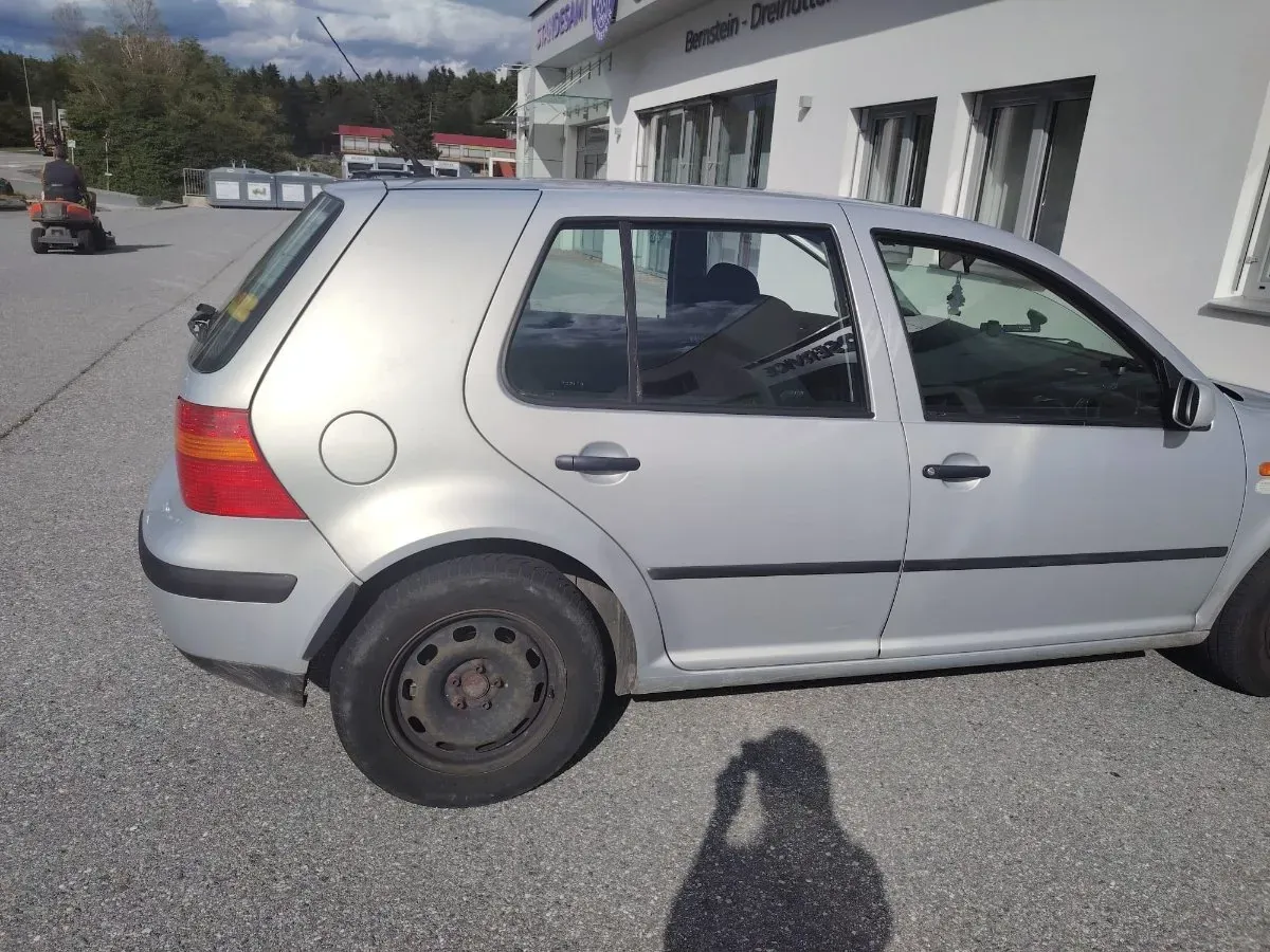 Volkswagen Golf 2019 photo 2