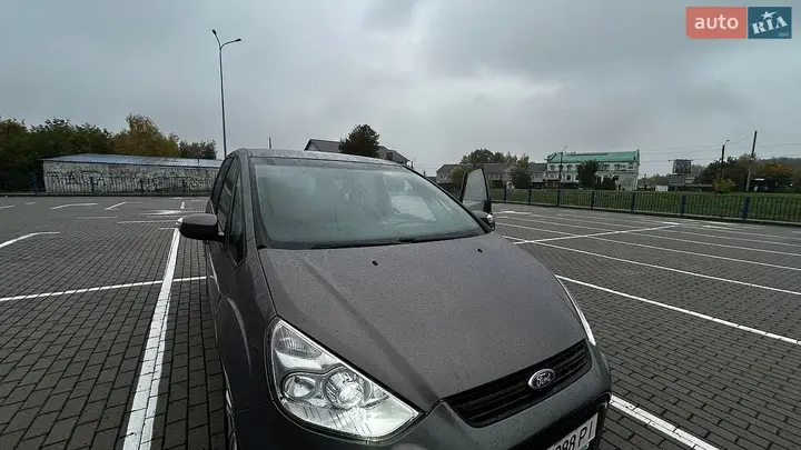 Ford S-Max 2013 photo 3