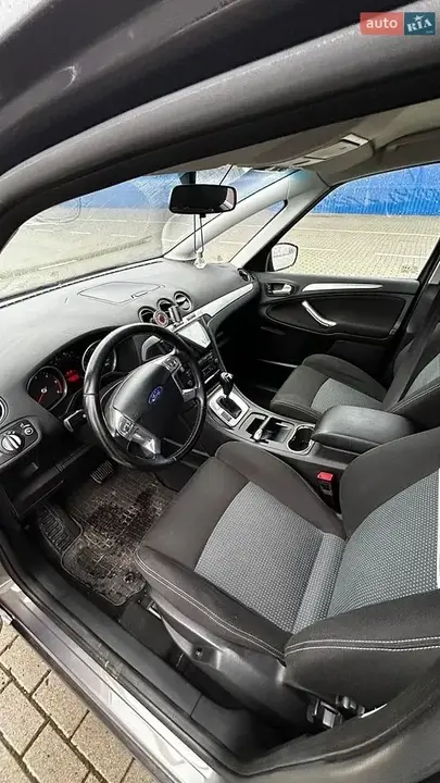 Ford S-Max 2013 photo 4