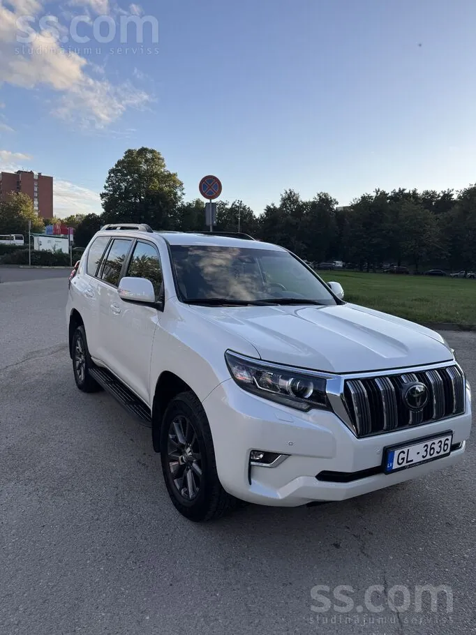 Toyota Land Cruiser Prado 2023 photo 5