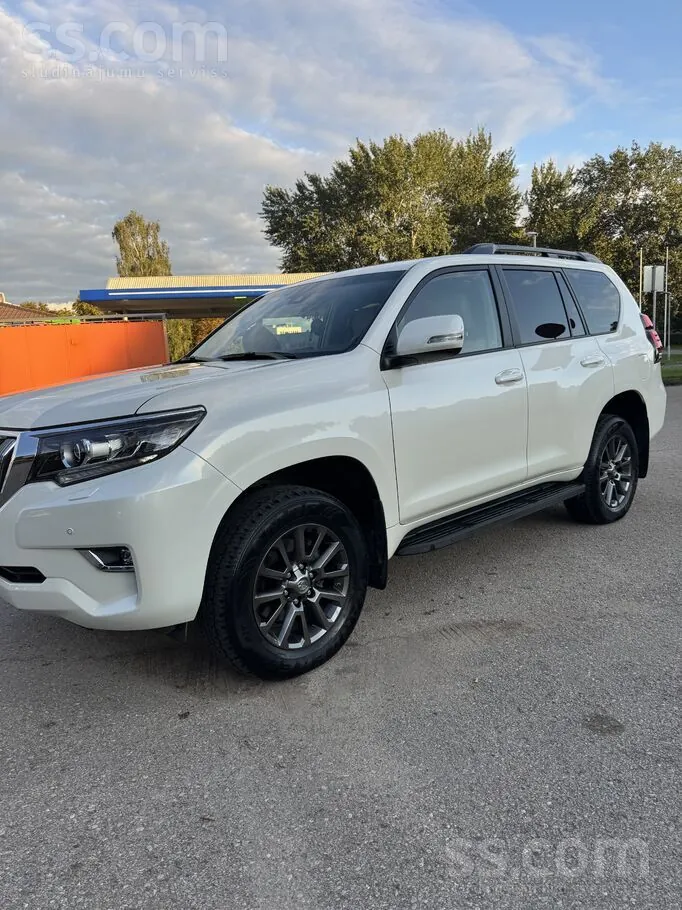 Toyota Land Cruiser Prado 2023 photo 3