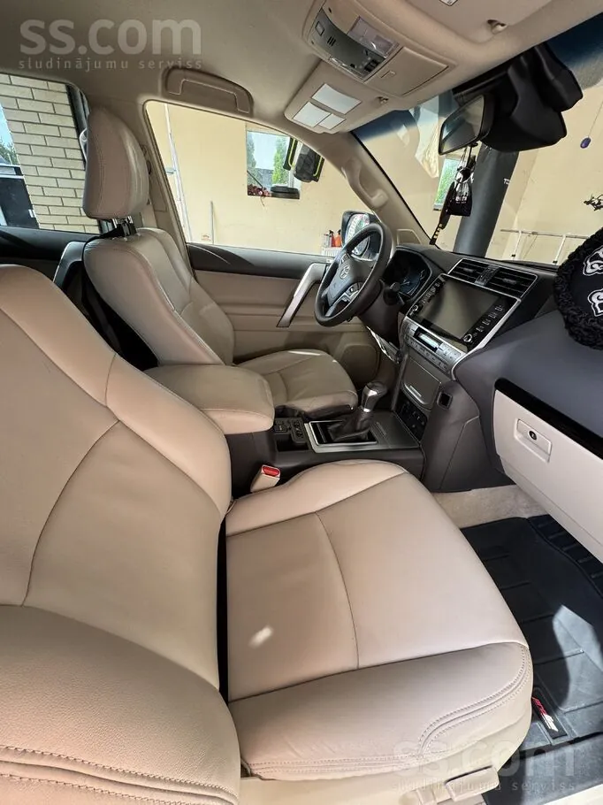 Toyota Land Cruiser Prado 2023 photo 4