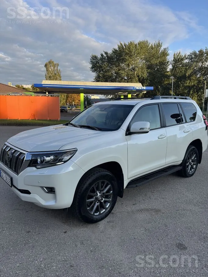 Toyota Land Cruiser Prado 2023 photo 2