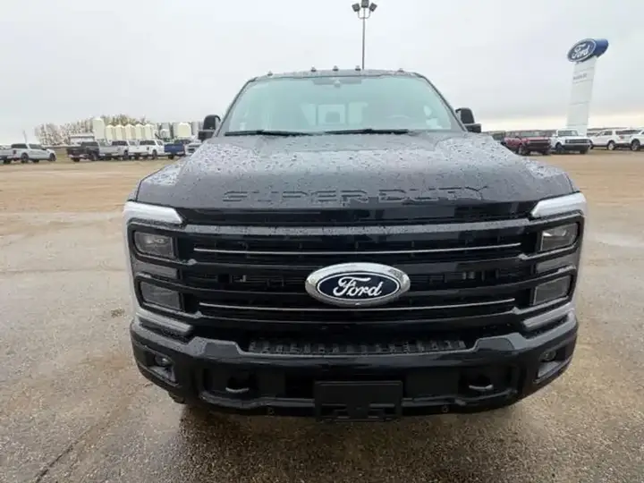 Ford F-350 Super Duty 2027 photo 3