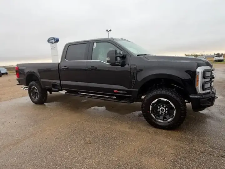 Ford F-350 Super Duty 2027 photo 4