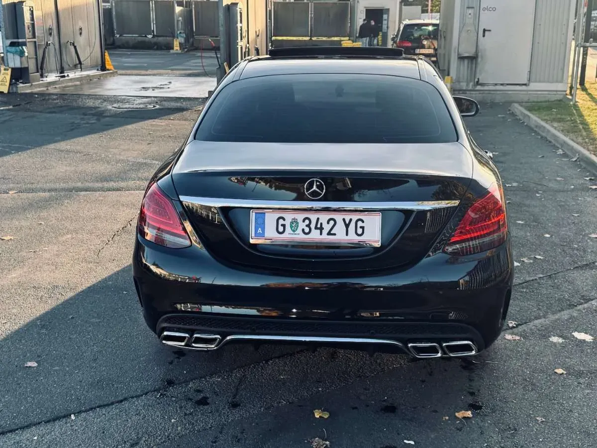 Mercedes-Benz C-Class 2019 photo 2