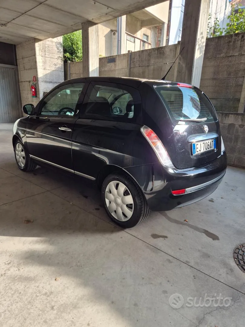 Lancia Ypsilon 2011 photo 4