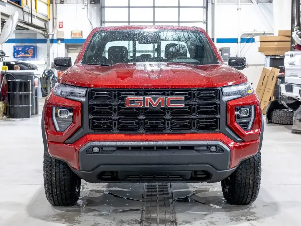 GMC Canyon 2026 photo 2