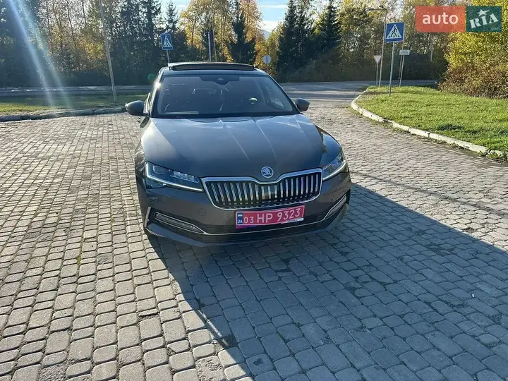 Skoda Superb 2021 photo 2