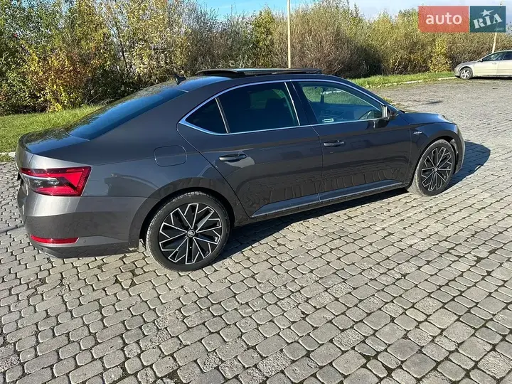 Skoda Superb 2021 photo 5