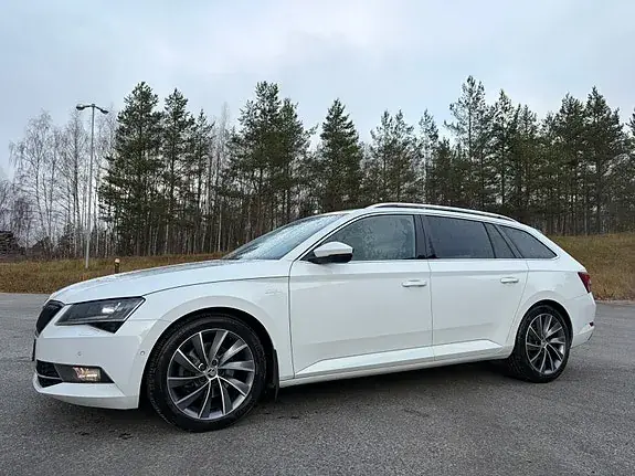 Skoda Superb 2019 photo 3