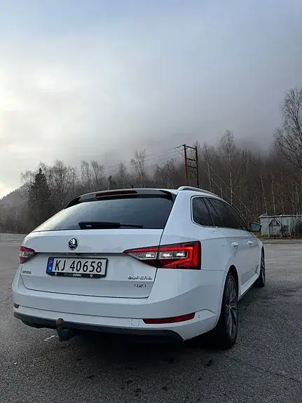 Skoda Superb 2019 photo 5