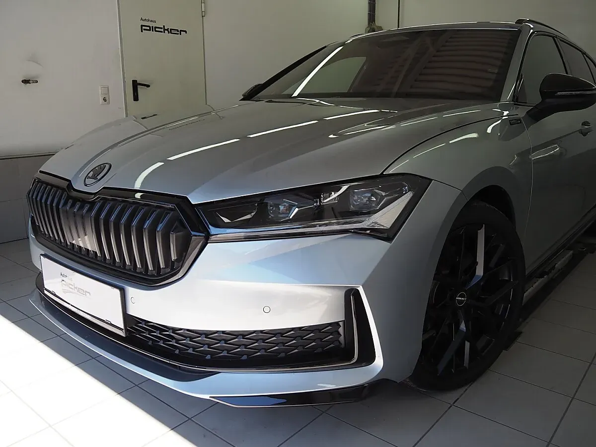Skoda Superb 2025 photo 3