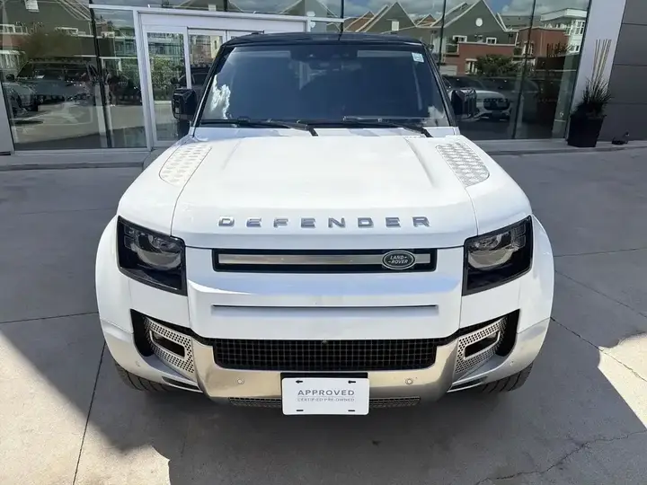 Land Rover Defender 2023 photo 3