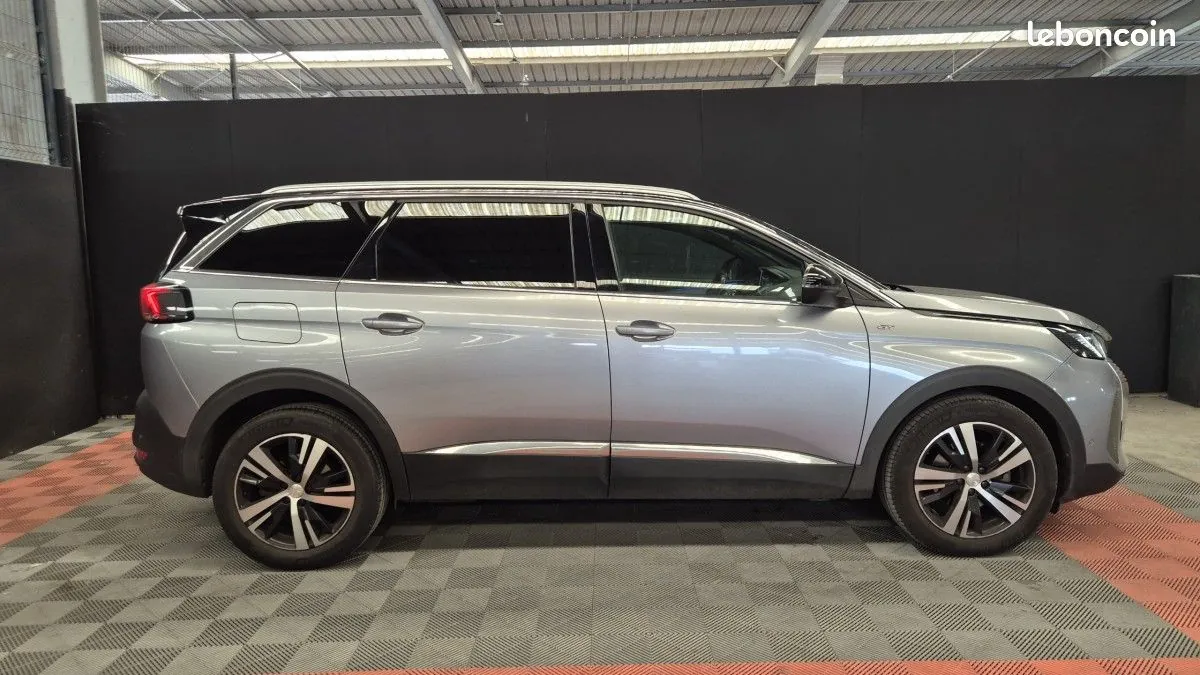 Peugeot 5008 2023 photo 3