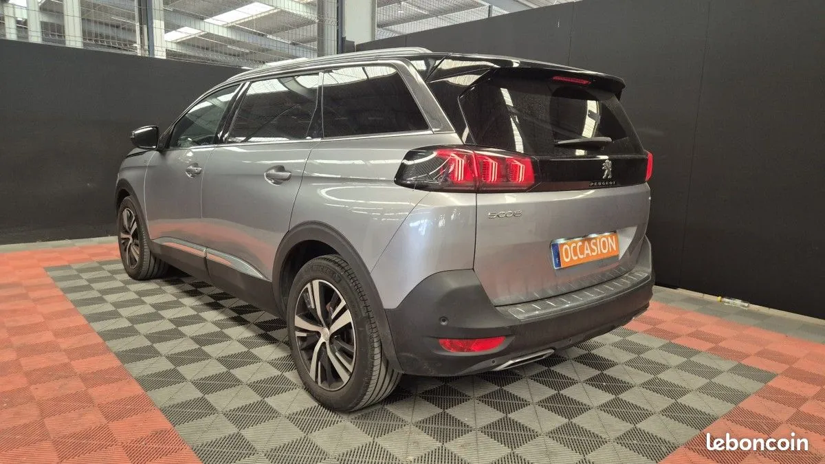 Peugeot 5008 2023 photo 4