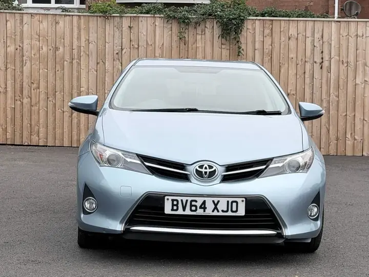 Toyota Auris 2014 photo 2