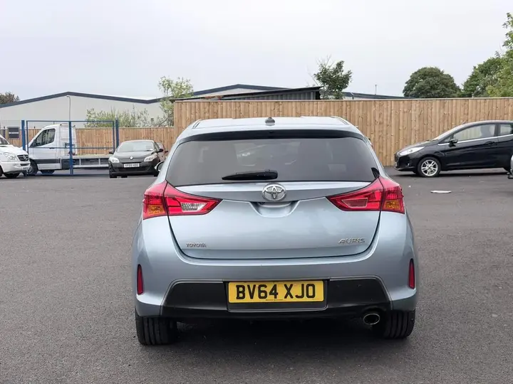 Toyota Auris 2014 photo 5