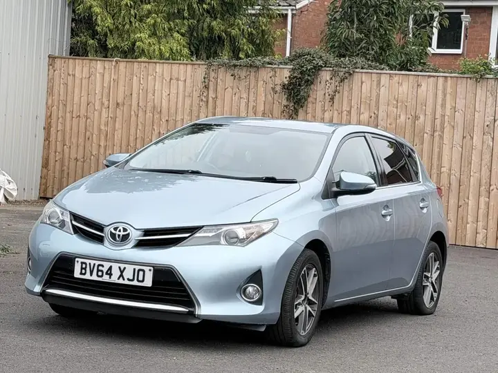 Toyota Auris 2014 photo 3