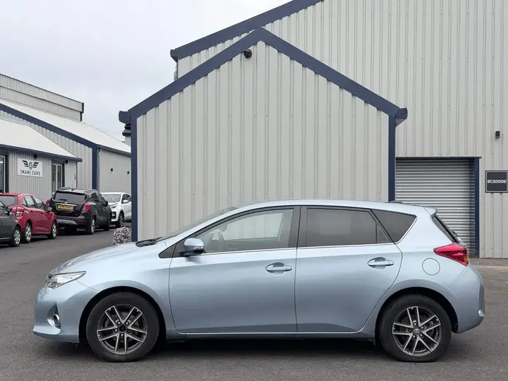 Toyota Auris 2014 photo 4