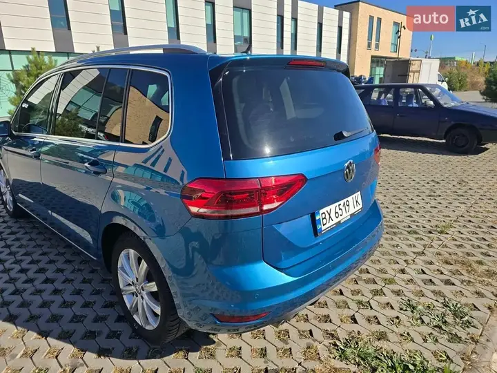 Volkswagen Touran 2017 photo 3