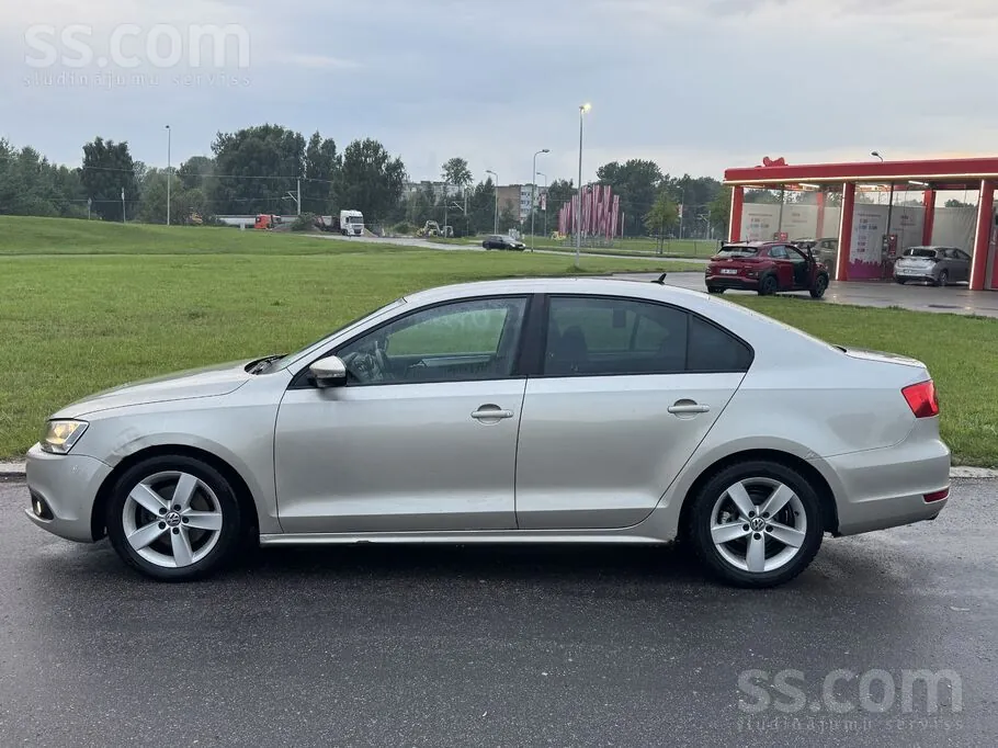 Volkswagen Jetta 2014 photo 2
