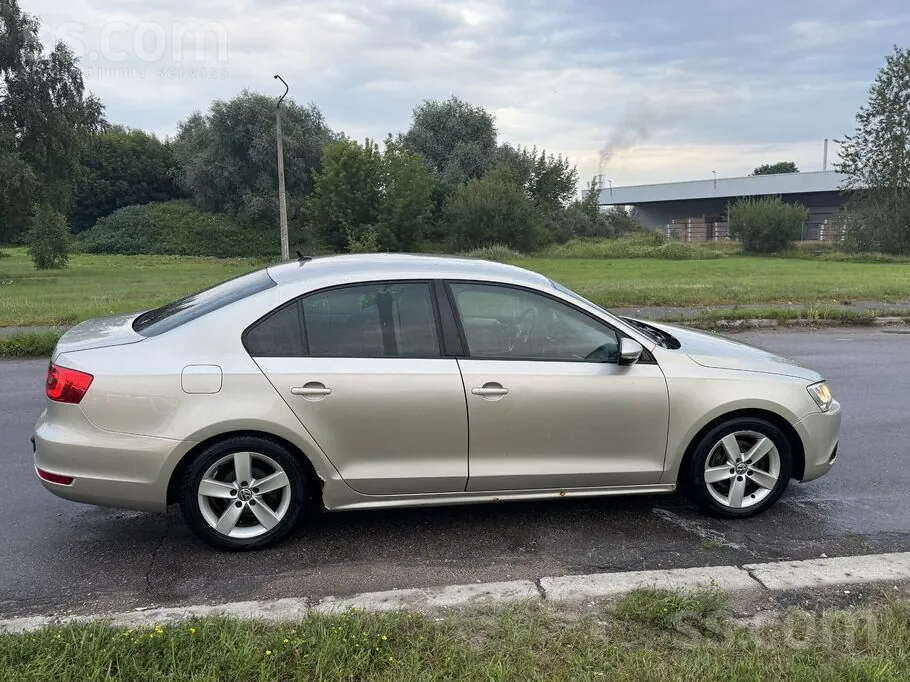 Volkswagen Jetta 2014 photo 4