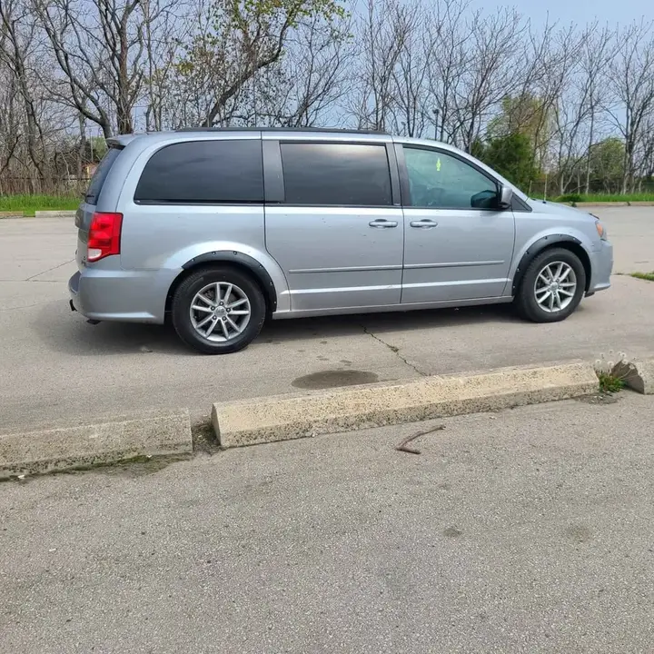 Dodge Grand Caravan 2014 photo 2